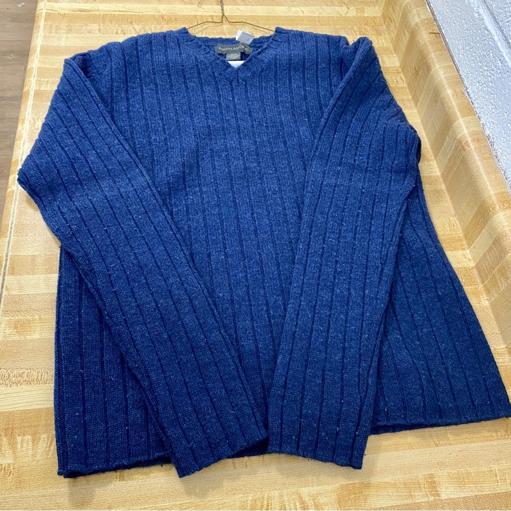 Banana Republic V-Neck Marino Wool Blue
